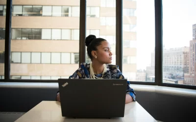 ¿Las mujeres acceden menos a los bancos que los hombres?